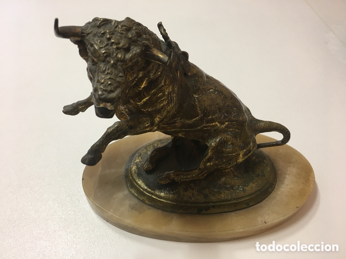 Antig&uuml;edades: Figura decorativa toro - Foto 1
