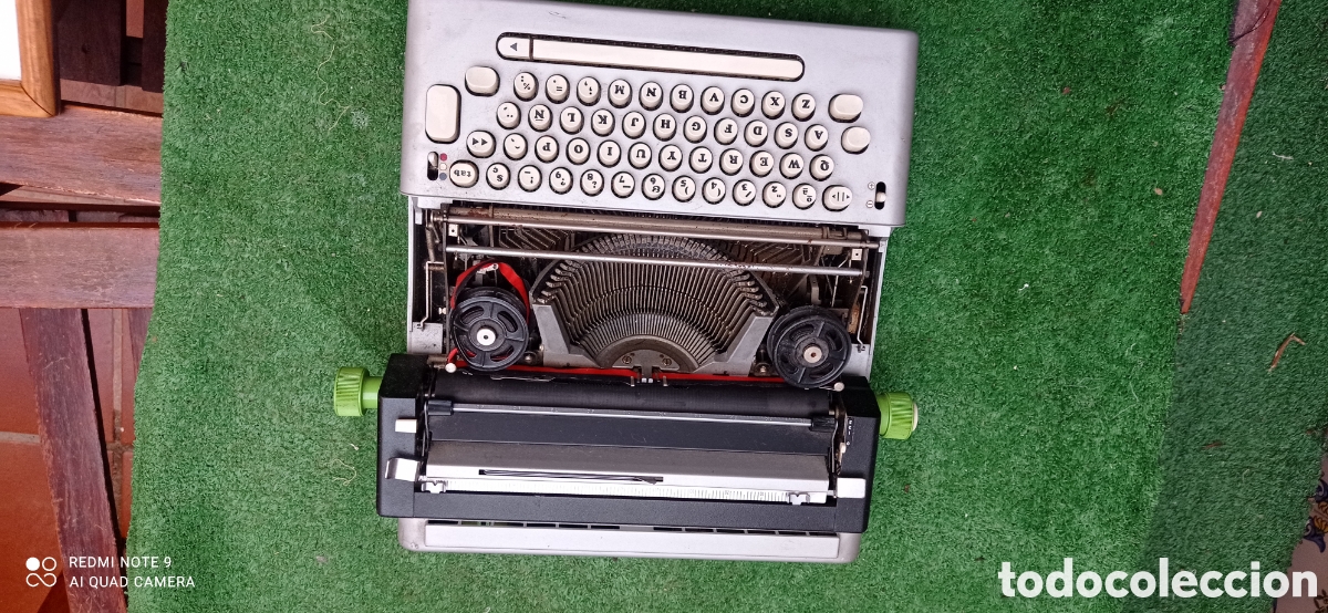 Antig&uuml;edades: Maquina de escribir olivetti - Foto 2