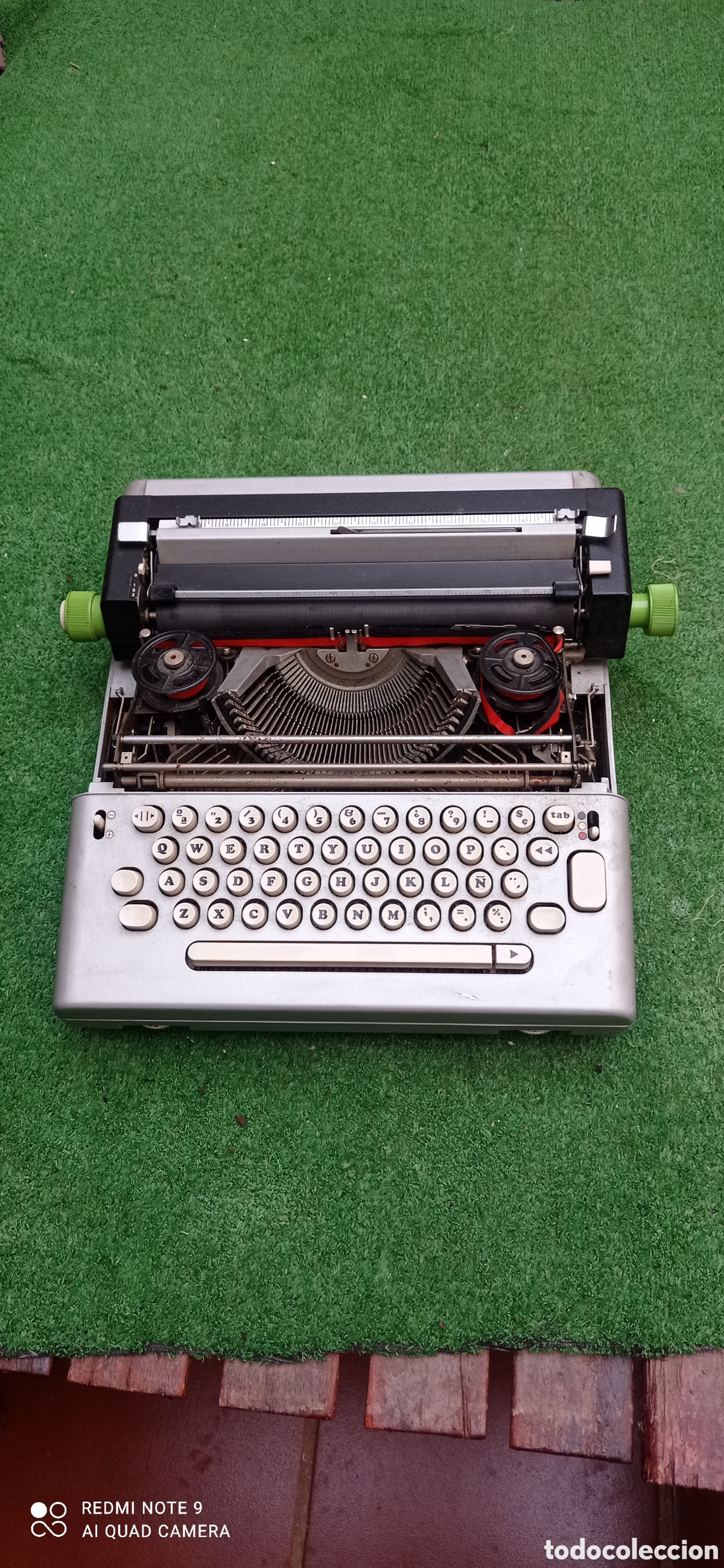 Antig&uuml;edades: Maquina de escribir olivetti - Foto 1