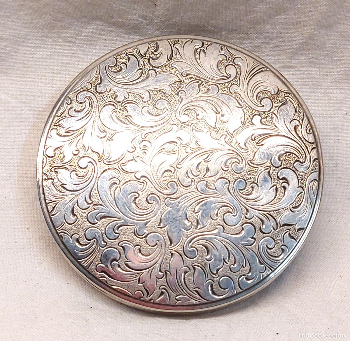 Antig&uuml;edades: Polvera con Espejo Cinzelada a&ntilde;os 40. Med. 7 cm - Foto 3