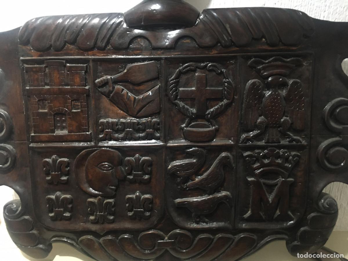 Antig&uuml;edades: escudo madera - Foto 2
