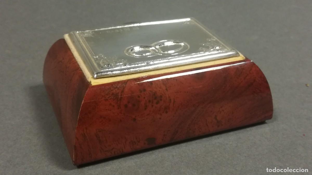 Antig&uuml;edades: CAJA DE ALIANZAS MADERA CHAPADA EN PLATA - Foto 3