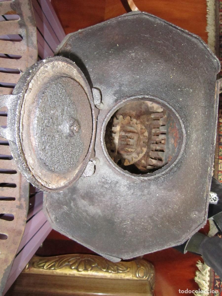 Antig&uuml;edades: Antigua estufa Salamandra - Foto 3