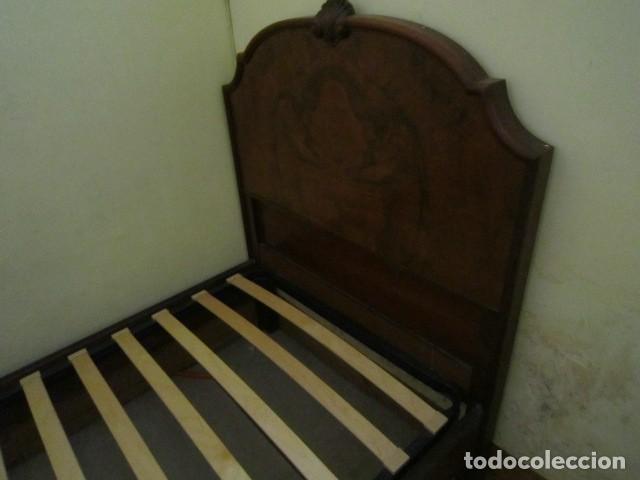 Antig&uuml;edades: Cama individual de palma de caoba - Foto 1