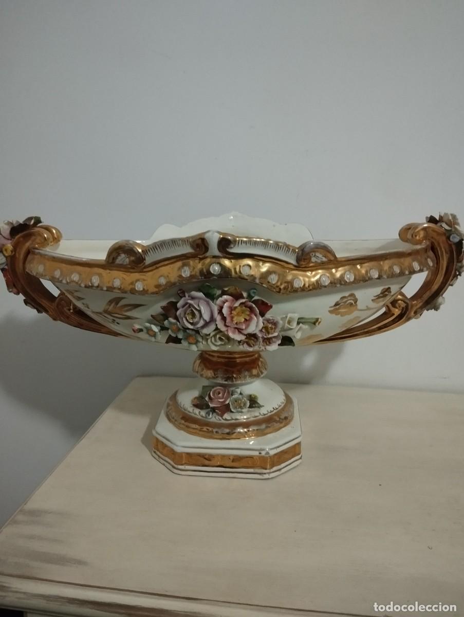 Antig&uuml;edades: Gran centro de mesa de porcelana - Foto 1