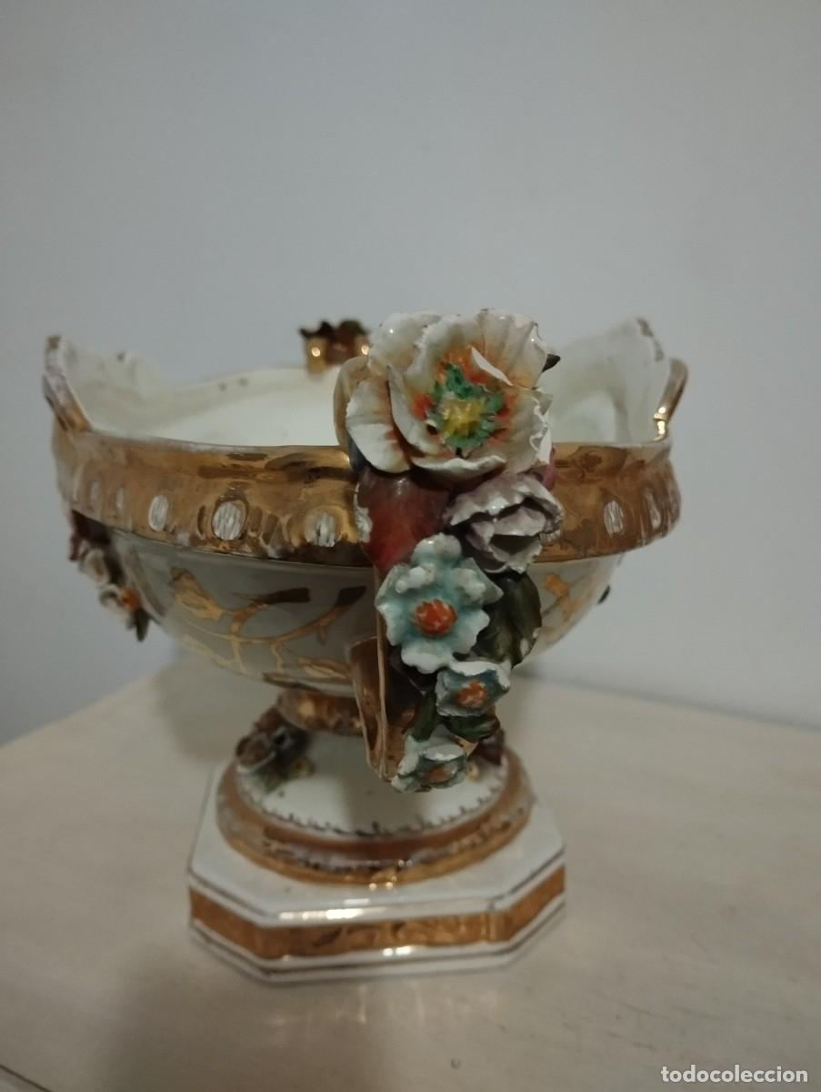 Antig&uuml;edades: Gran centro de mesa de porcelana - Foto 3