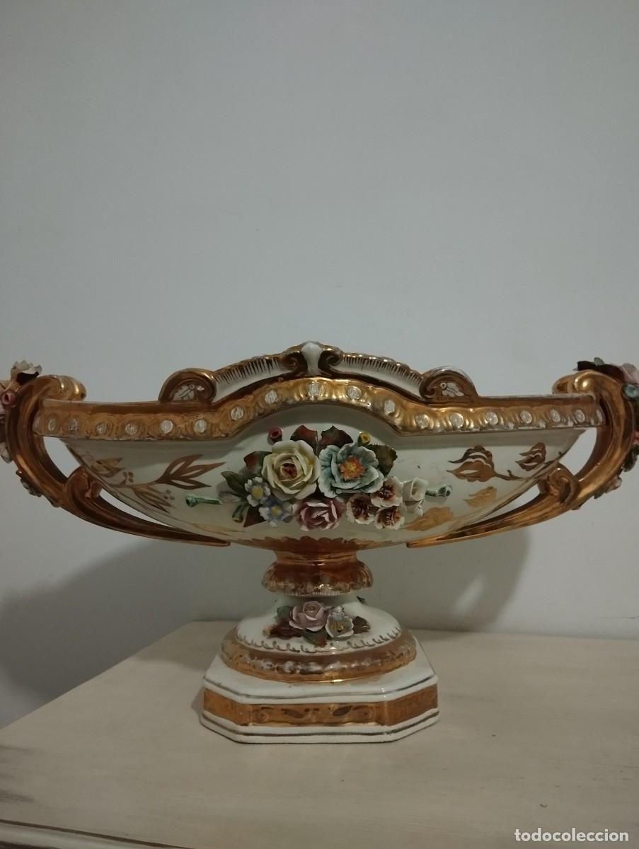 Antig&uuml;edades: Gran centro de mesa de porcelana - Foto 4