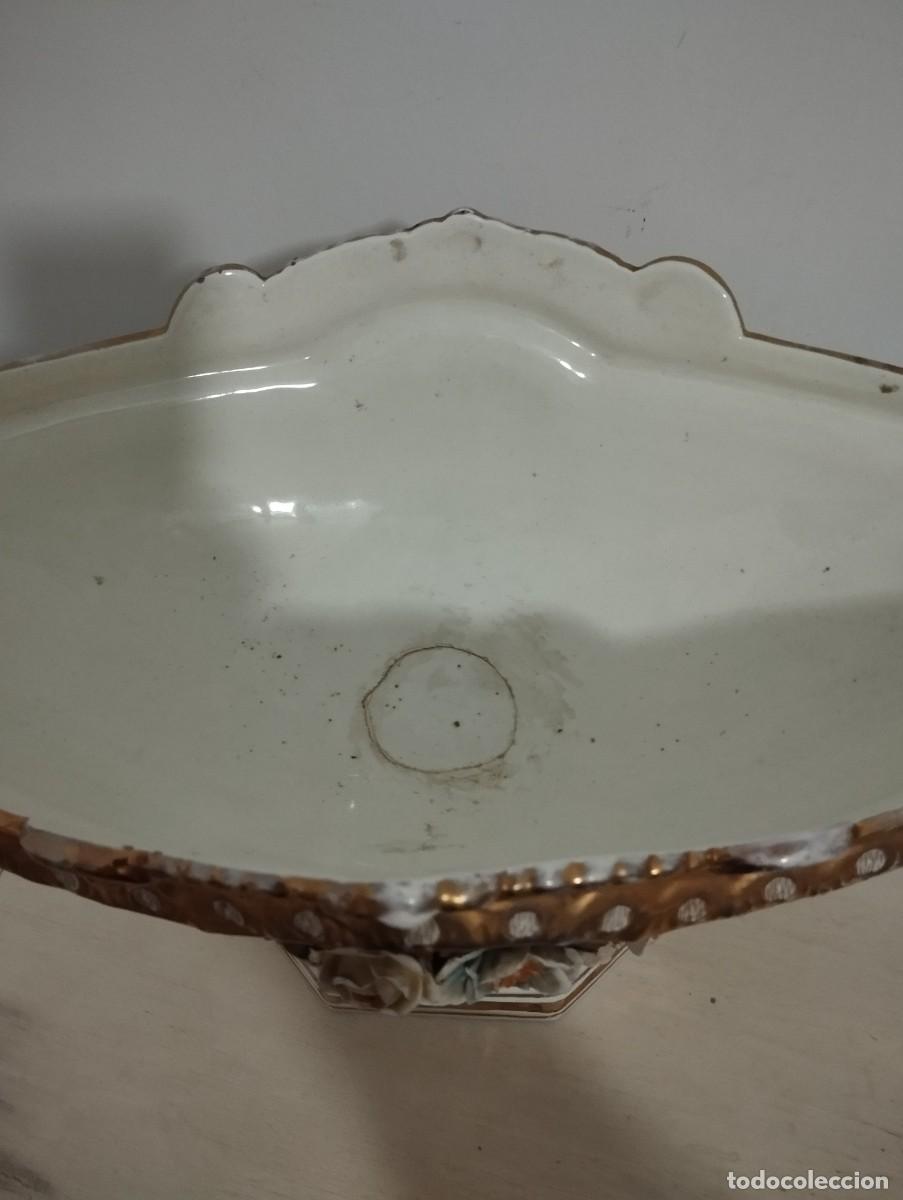 Antig&uuml;edades: Gran centro de mesa de porcelana - Foto 5