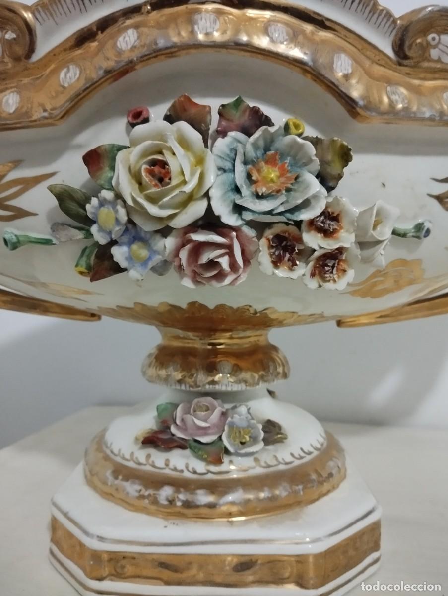 Antig&uuml;edades: Gran centro de mesa de porcelana - Foto 6