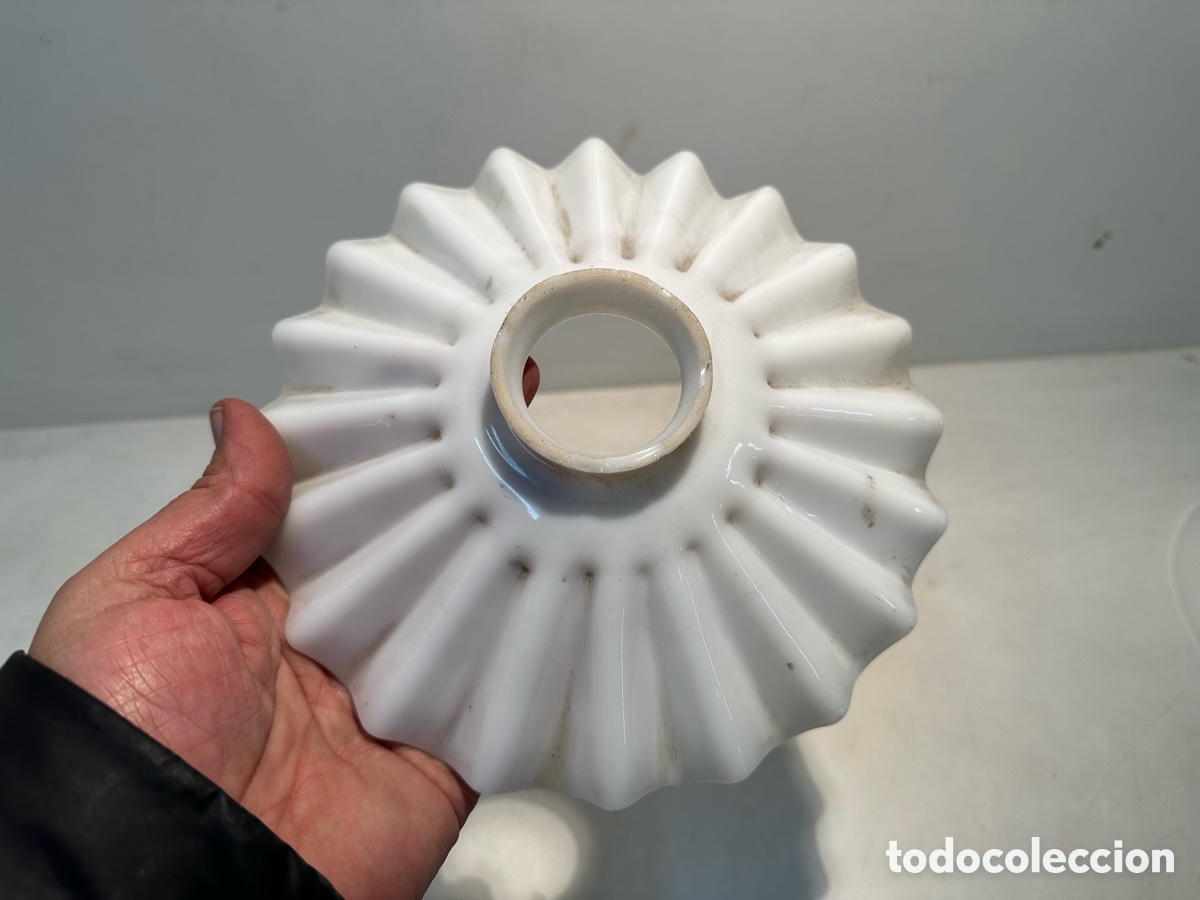 Antig&uuml;edades: DOS TULIPAS DE OPALINA BLANCA ANTIGUAS. - Foto 5