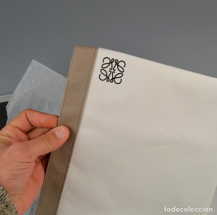 Antig&uuml;edades: Bolsa de mano Loewe con caja original. - Foto 4
