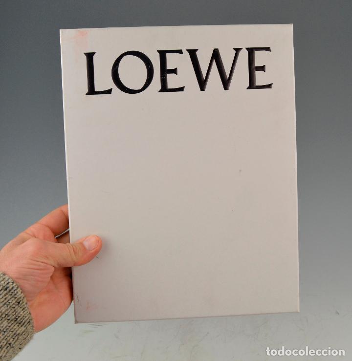 Antig&uuml;edades: Bolsa de mano Loewe con caja original. - Foto 1