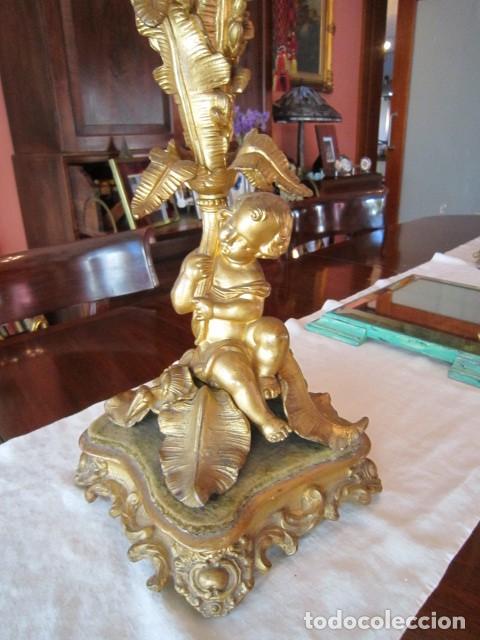 Antig&uuml;edades: Pareja de candelabros dorados de bronce y ormolu - Foto 3