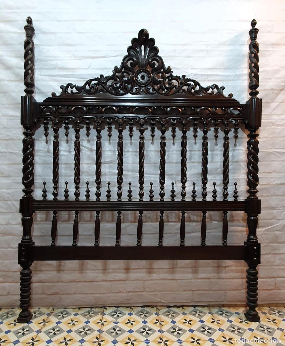 Antig&uuml;edades: Dormitorio Espa&ntilde;ol de nogal - Foto 2