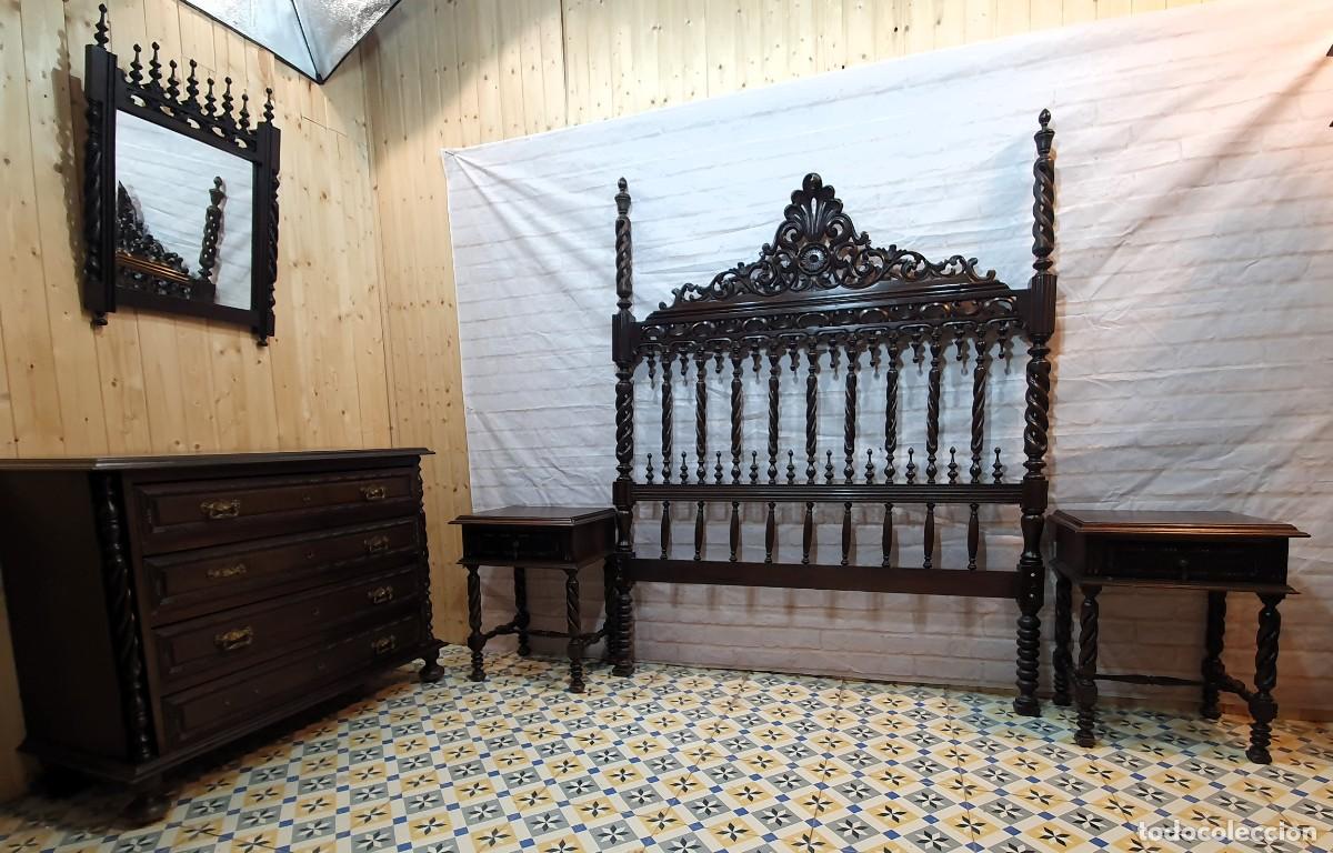 Antig&uuml;edades: Dormitorio Espa&ntilde;ol de nogal - Foto 1