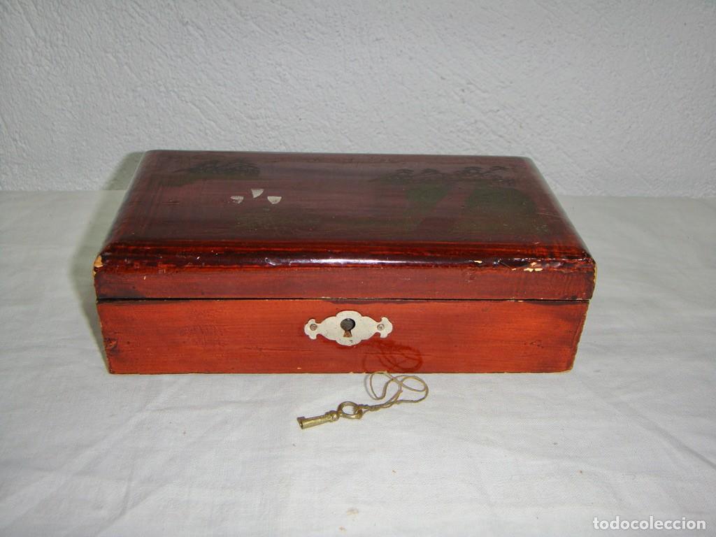 Antig&uuml;edades: Antigua Caja China. Con llave - Foto 2