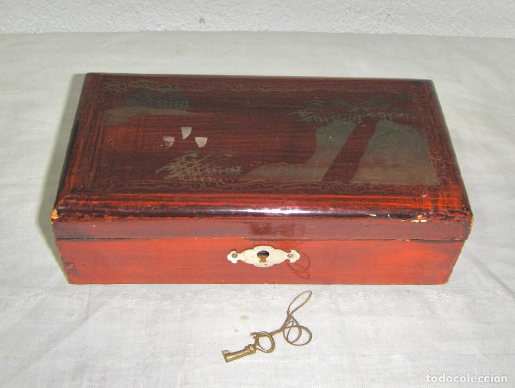 Antig&uuml;edades: Antigua Caja China. Con llave - Foto 3