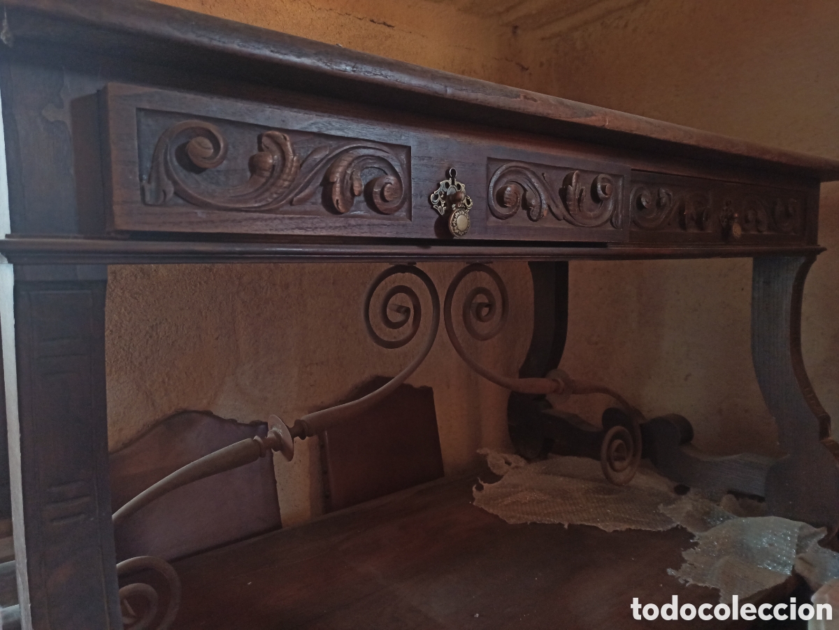 Antig&uuml;edades: Mesa con cajones y fiadores de forja - Foto 2