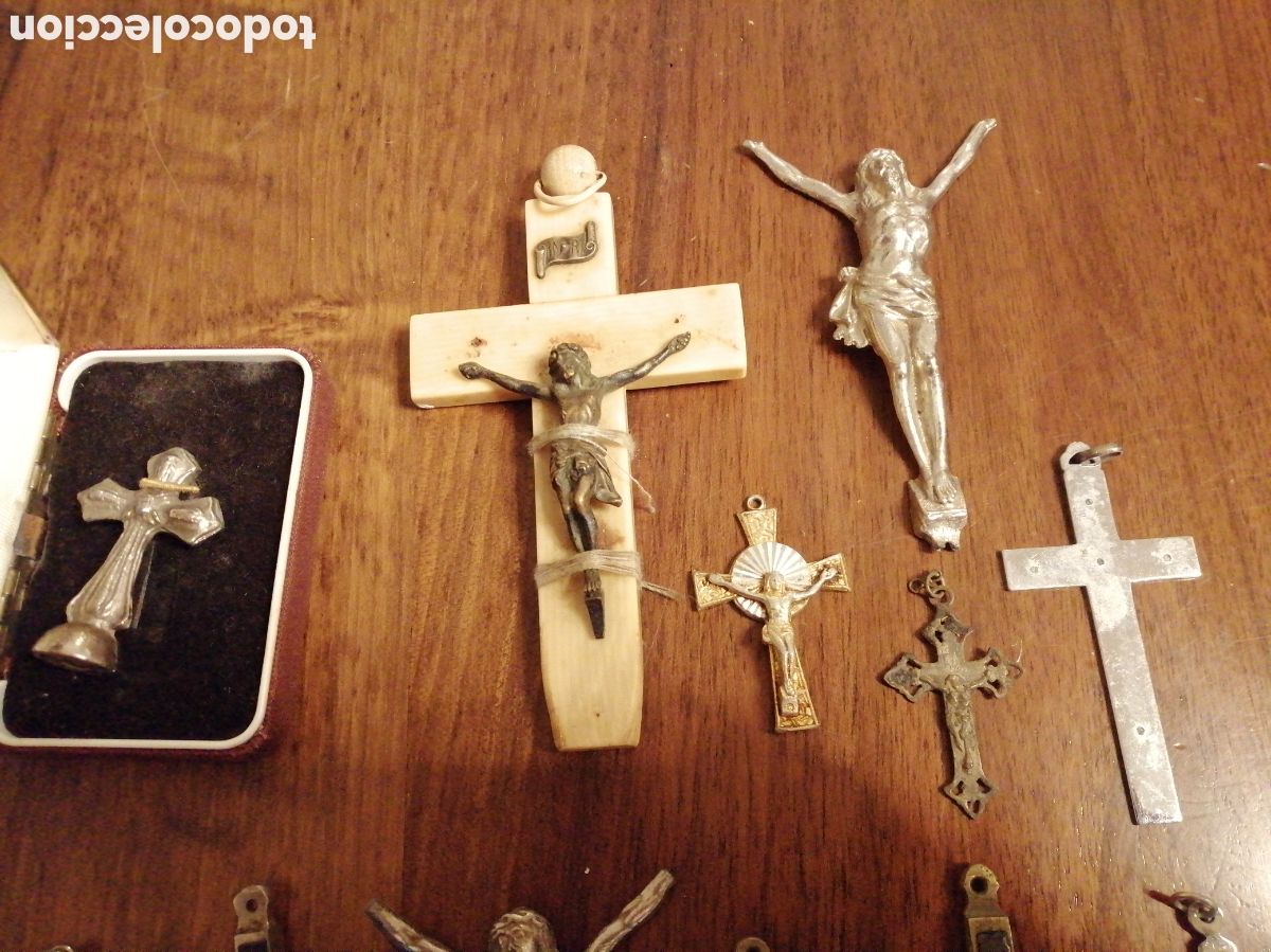 Antig&uuml;edades: Lote doce Crucifijos - Foto 2