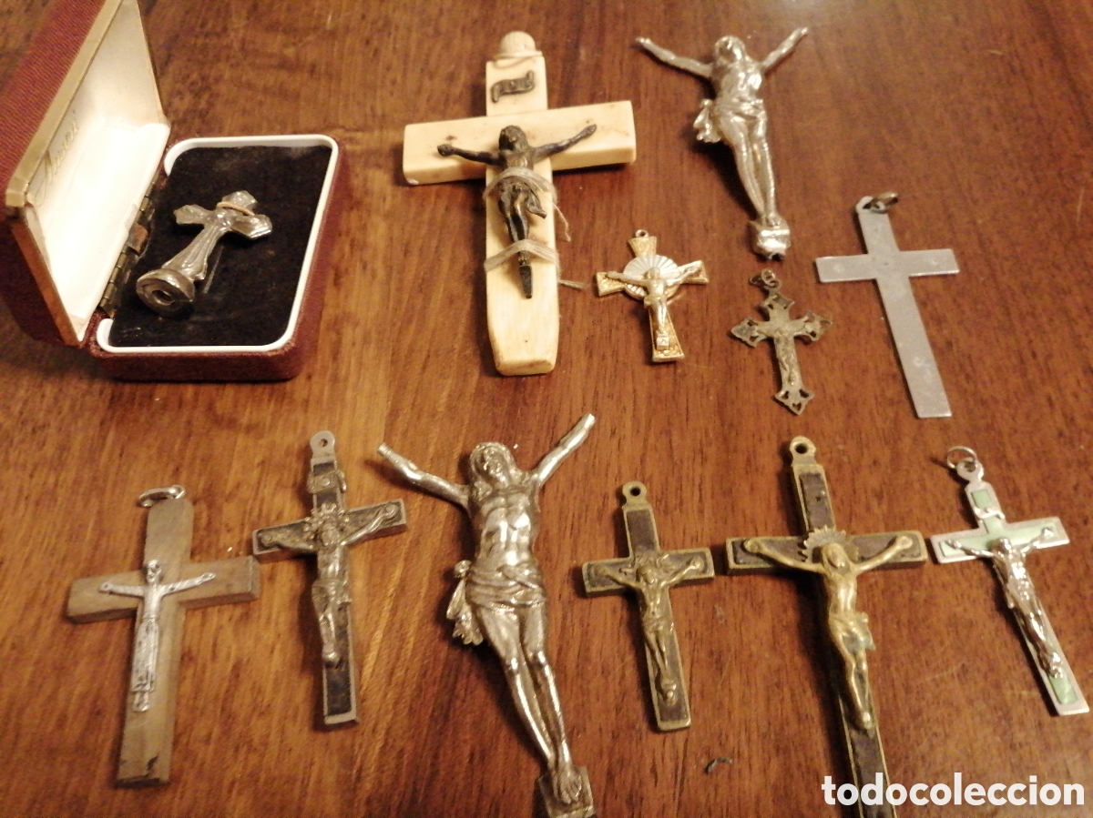 Antig&uuml;edades: Lote doce Crucifijos - Foto 3