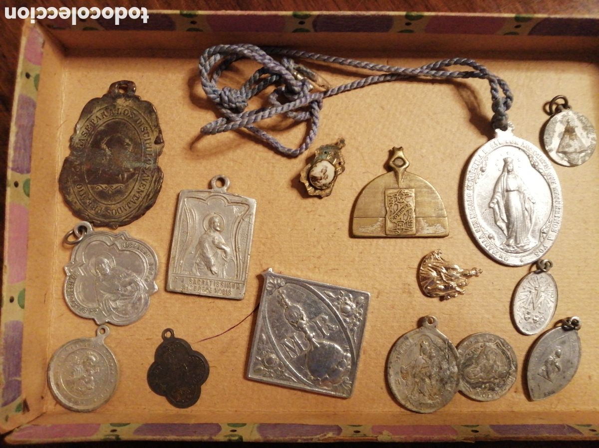 Antig&uuml;edades: Lote quince Medallas - Foto 1