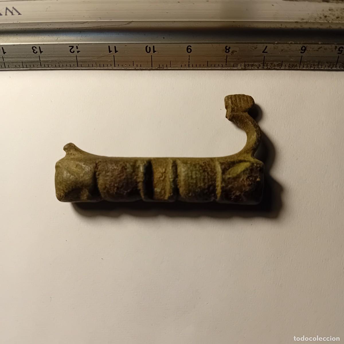 Antig&uuml;edades: Hebilla visigoda de bronce S VII dC - Foto 1