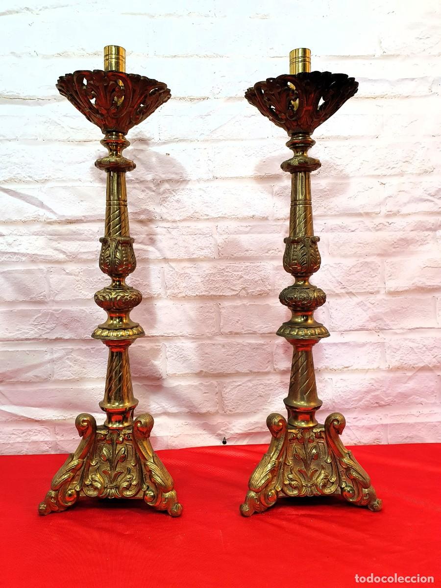 Antig&uuml;edades: Pareja de hacheros de iglesia en bronce - Foto 1