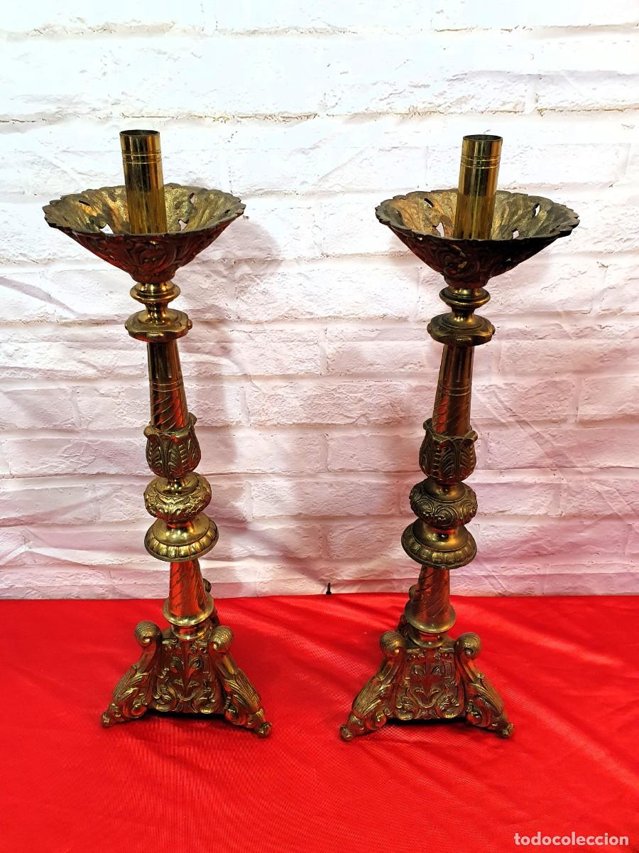 Antig&uuml;edades: Pareja de hacheros de iglesia en bronce - Foto 3