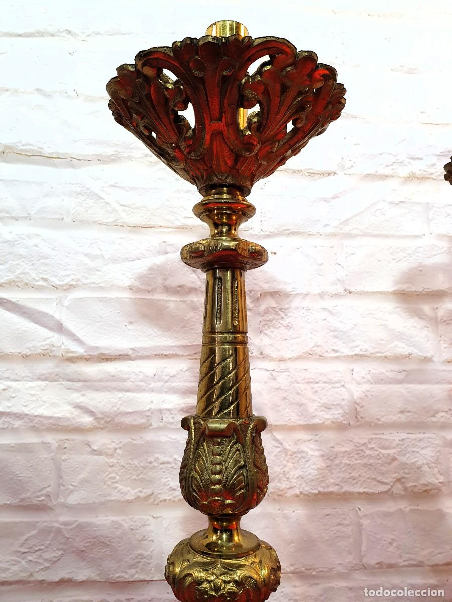Antig&uuml;edades: Pareja de hacheros de iglesia en bronce - Foto 5