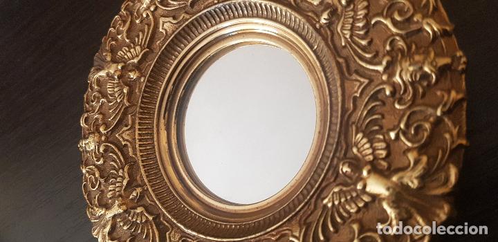 Antig&uuml;edades: ESPEJO DE BRONCE COLGAR A LA PARED 15X2 CM - Foto 6