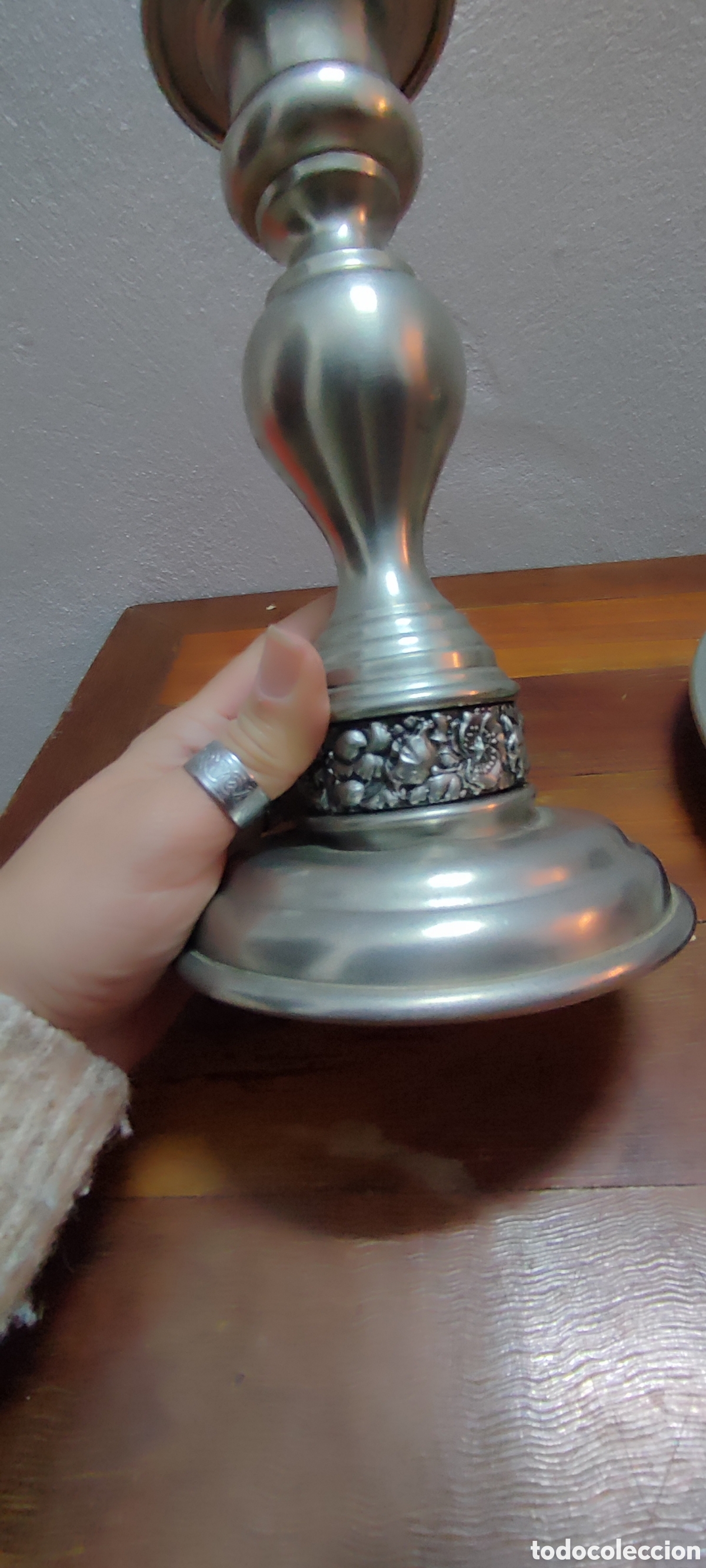 Antig&uuml;edades: Conjunto de candelabros, jarra y bandeja - Foto 4