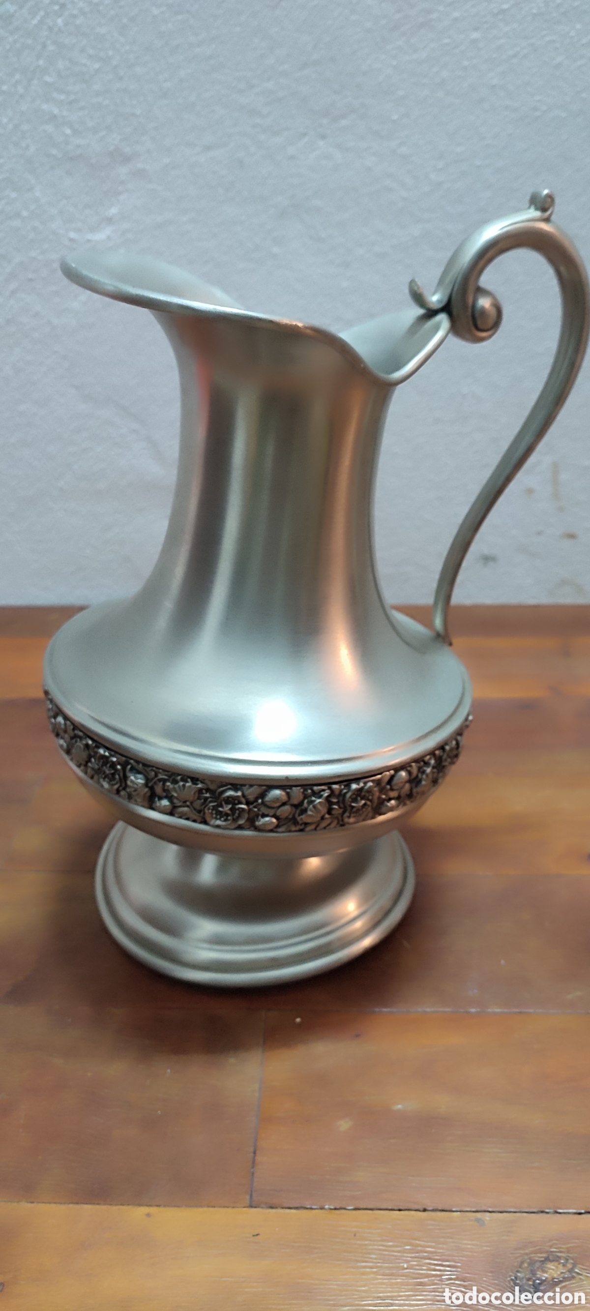 Antig&uuml;edades: Conjunto de candelabros, jarra y bandeja - Foto 5