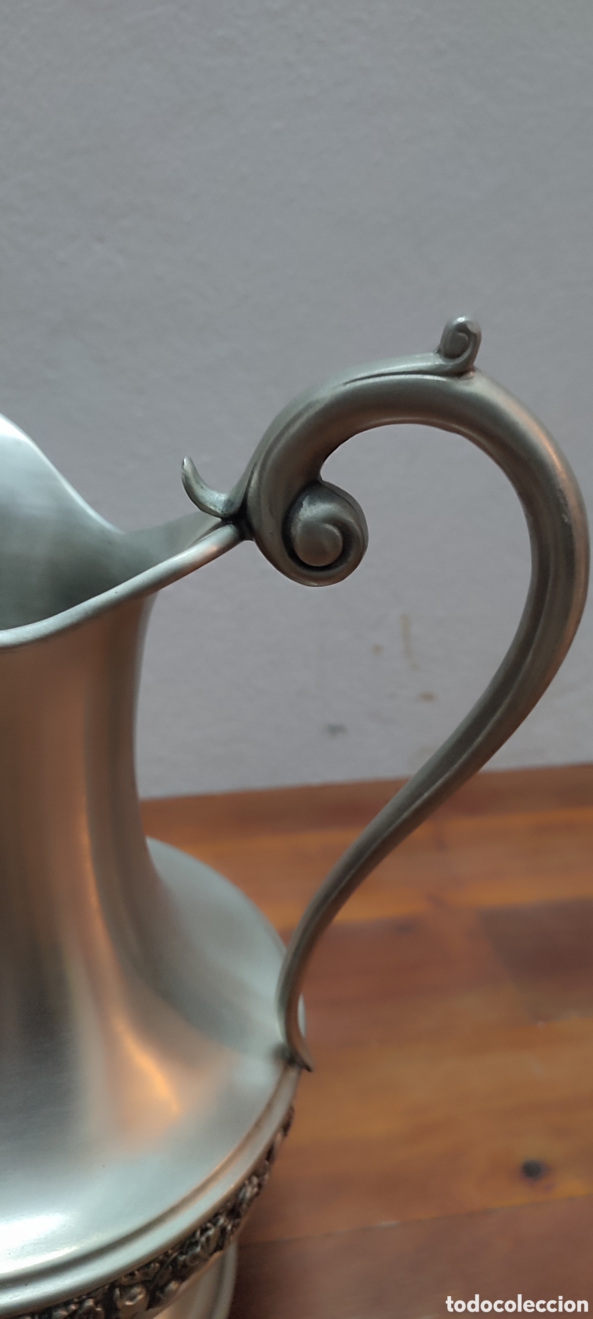 Antig&uuml;edades: Conjunto de candelabros, jarra y bandeja - Foto 7