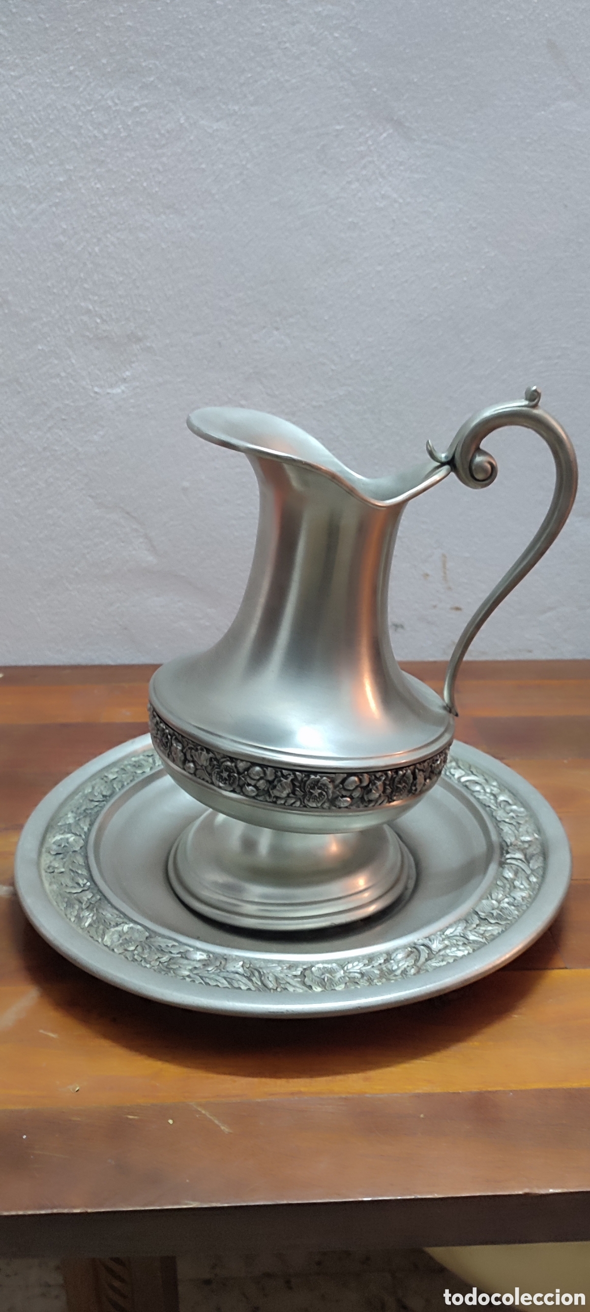 Antig&uuml;edades: Conjunto de candelabros, jarra y bandeja - Foto 11