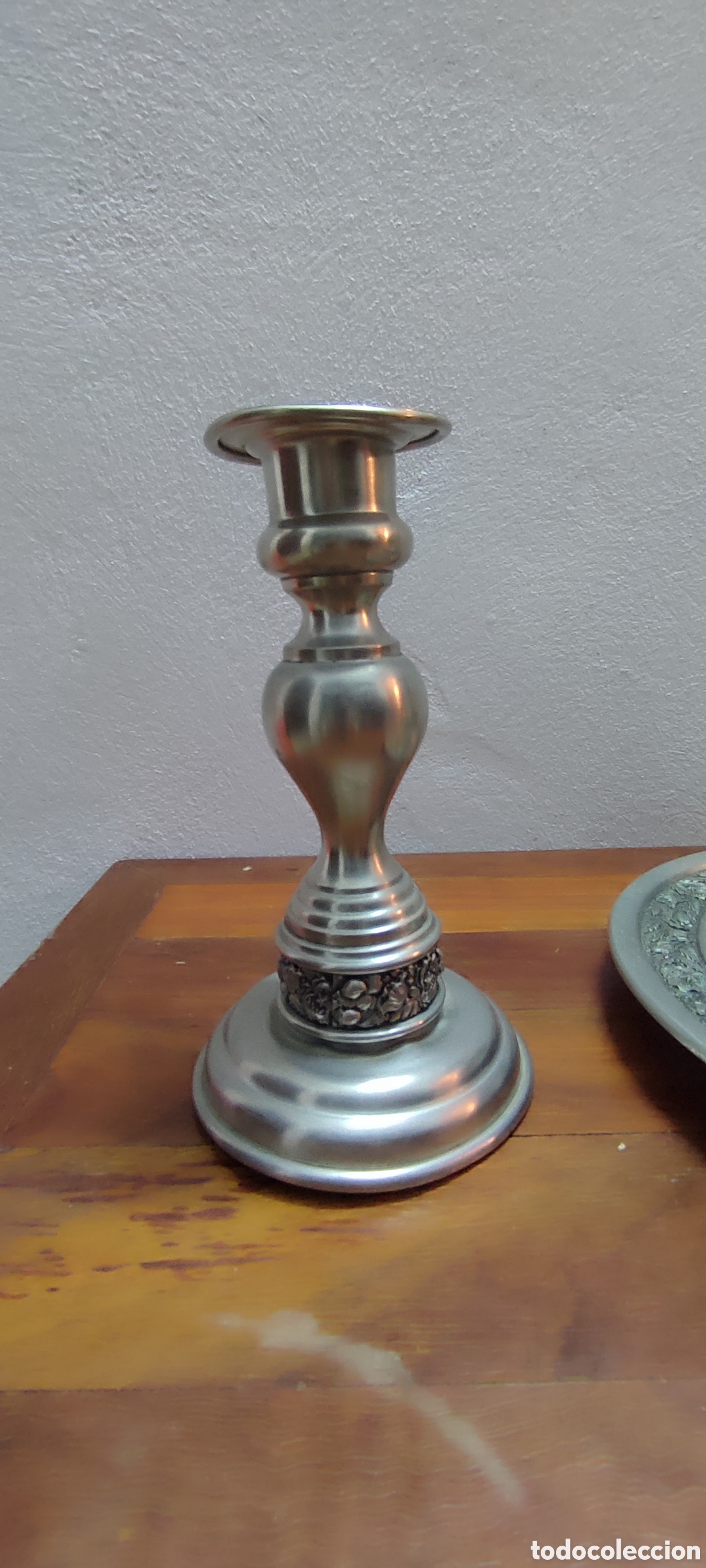 Antig&uuml;edades: Conjunto de candelabros, jarra y bandeja - Foto 1