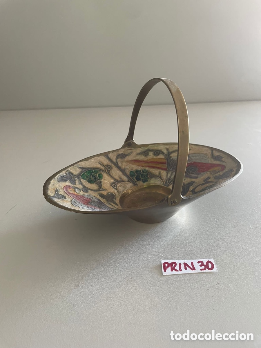 Antig&uuml;edades: Centro de mesa antiguo lat&oacute;n - Foto 1