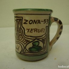 Antigüedades: CURIOSA TAZA JARRA CERAMICA DOMINGO PUNTER DE TERUEL ZONA 53 MILITAR
