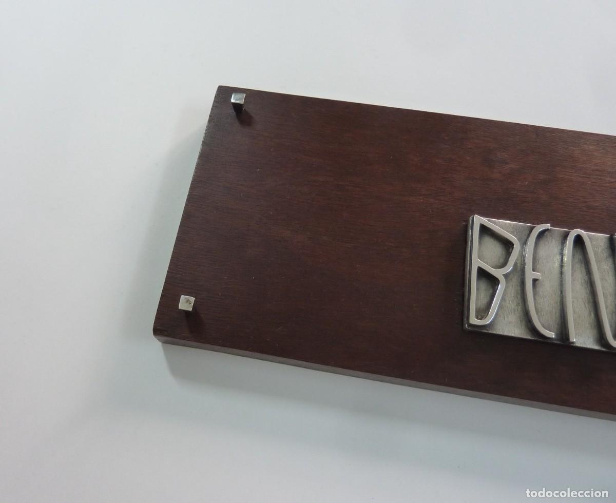 Antig&uuml;edades: Placa de pared en nogal y plata de 925 mm BENVINGUTS - Foto 4