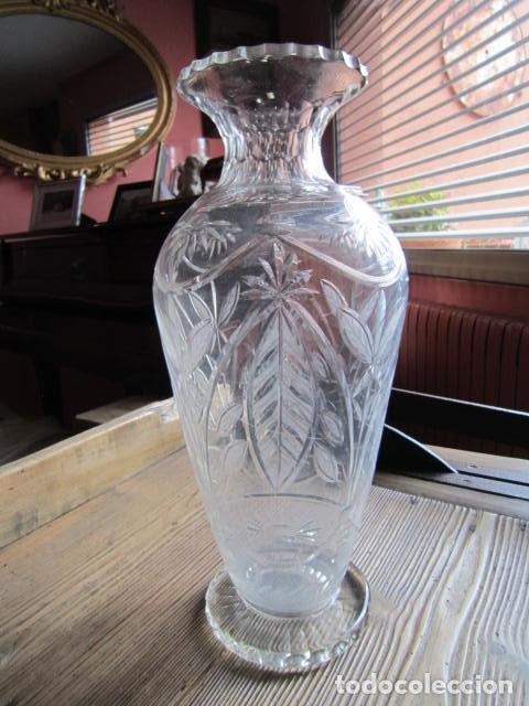 Antig&uuml;edades: Florero de cristal de Bohemia - Foto 1