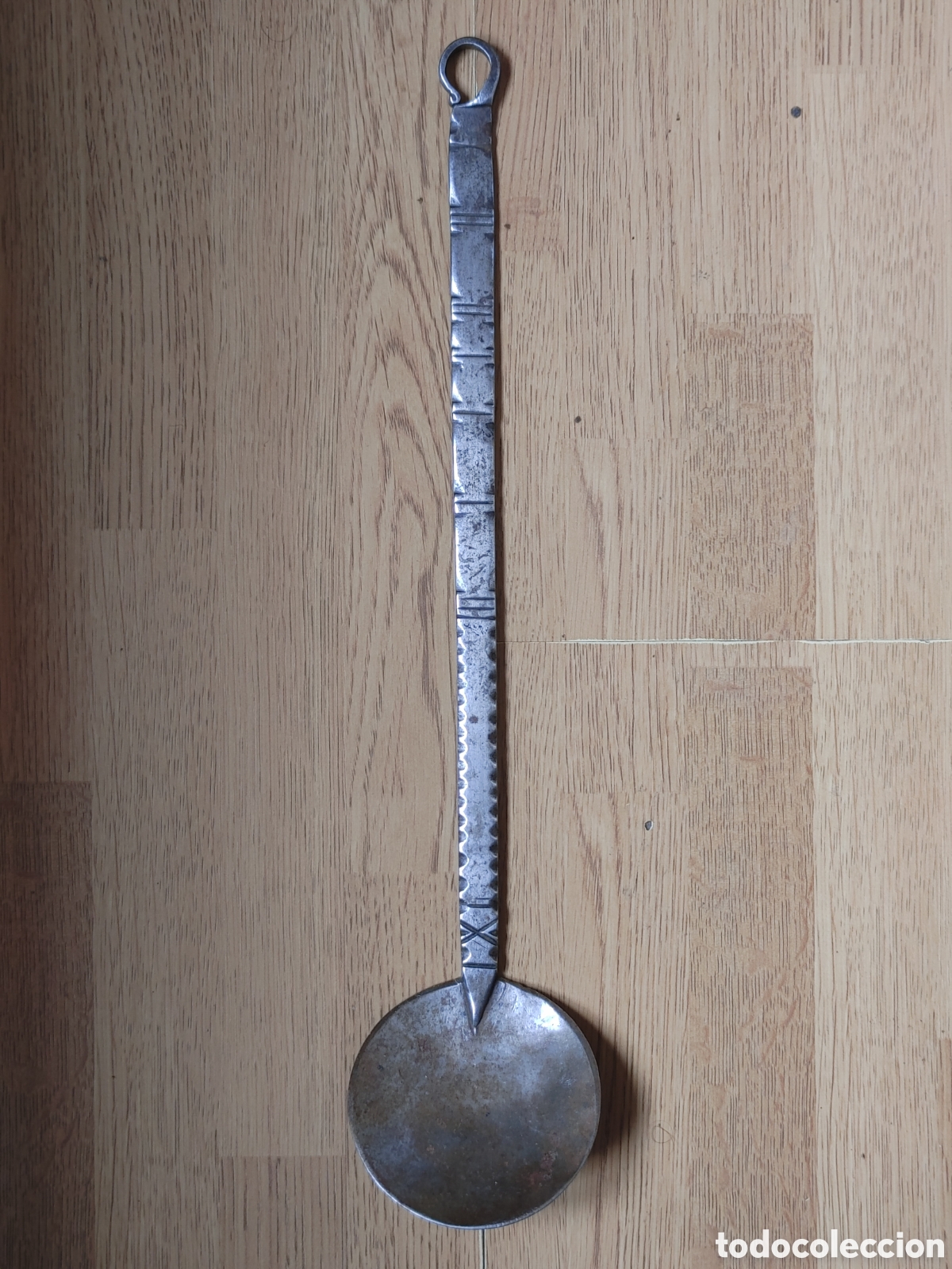 Antig&uuml;edades: Cucharon en hierro forjado. S. XVIII. - Foto 1
