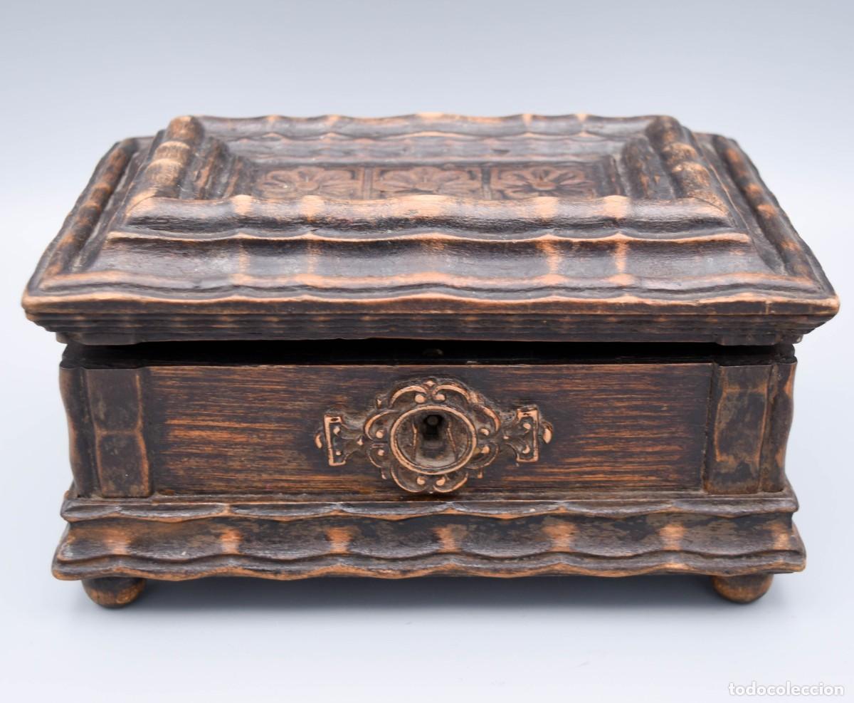 Antig&uuml;edades: Caja de madera antigua - Foto 3