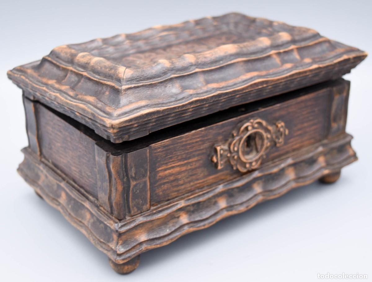 Antig&uuml;edades: Caja de madera antigua - Foto 2