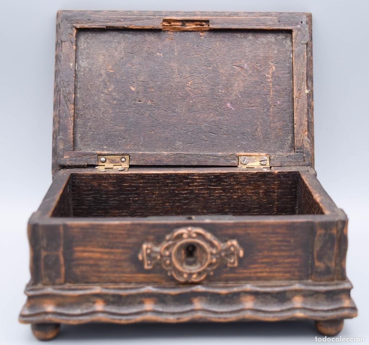 Antig&uuml;edades: Caja de madera antigua - Foto 10