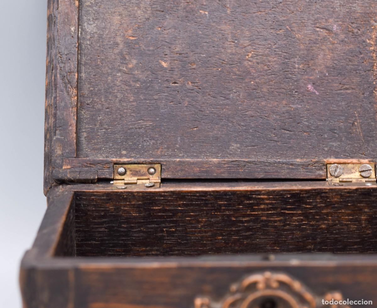 Antig&uuml;edades: Caja de madera antigua - Foto 11