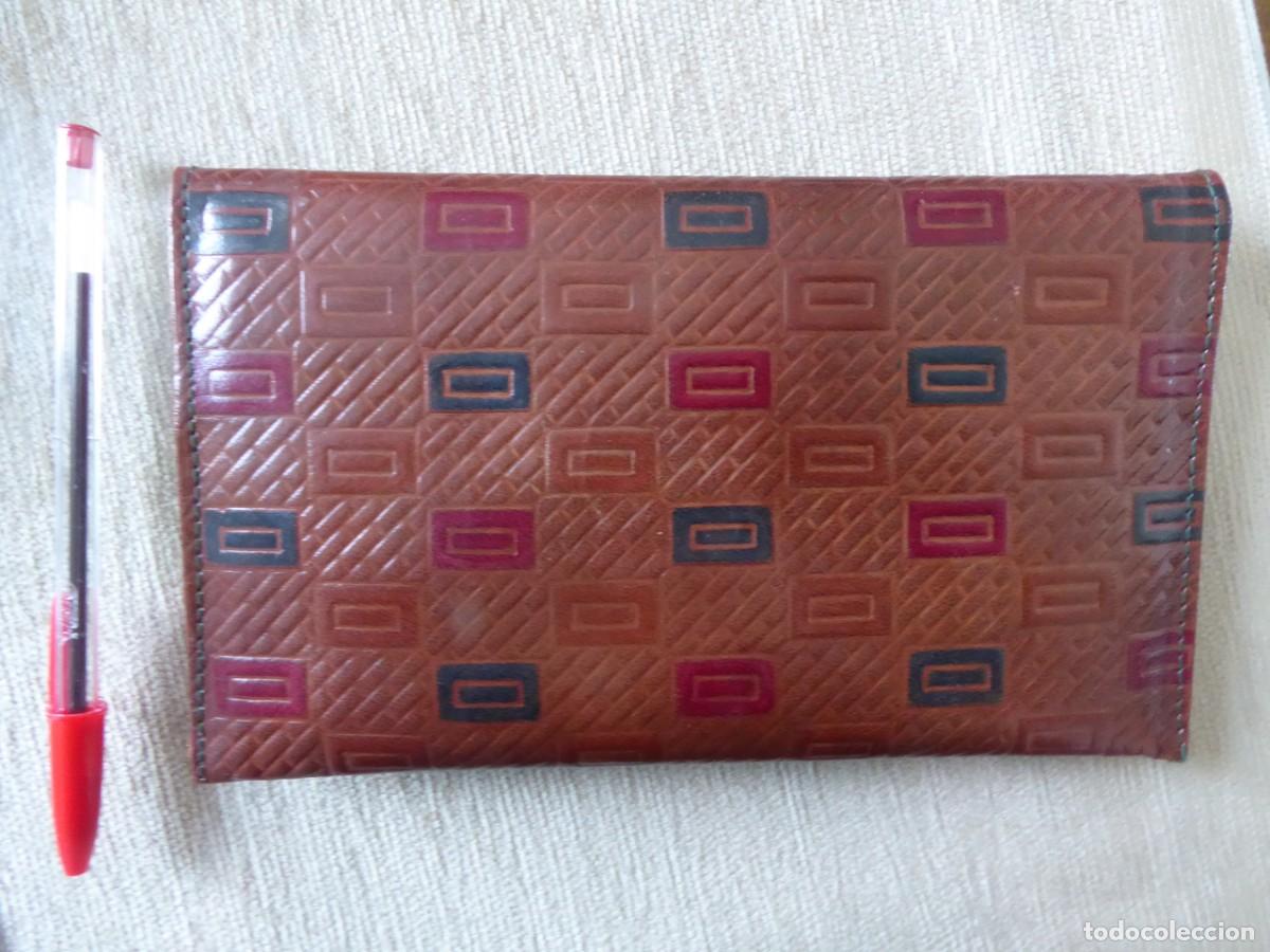 Antig&uuml;edades: Cartera forrada vintage - Foto 2