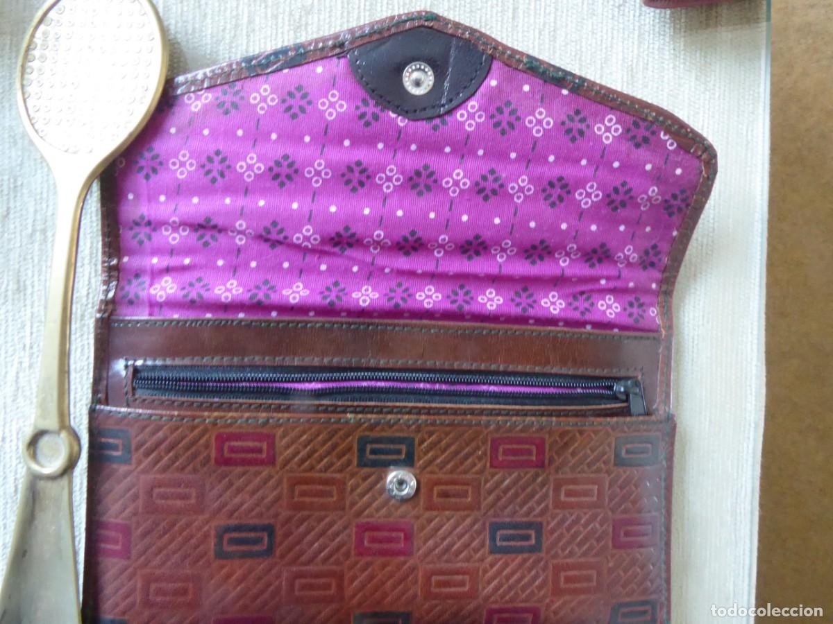 Antig&uuml;edades: Cartera forrada vintage - Foto 4