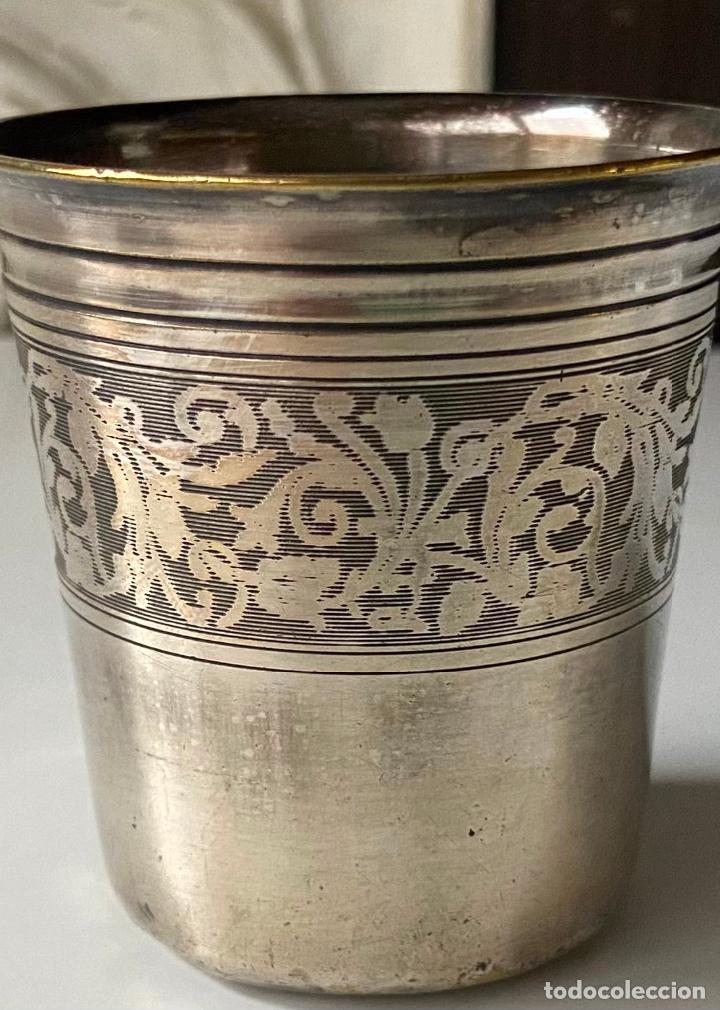 Antig&uuml;edades: 194.- Baso de agua plateado. Marcas - Foto 2