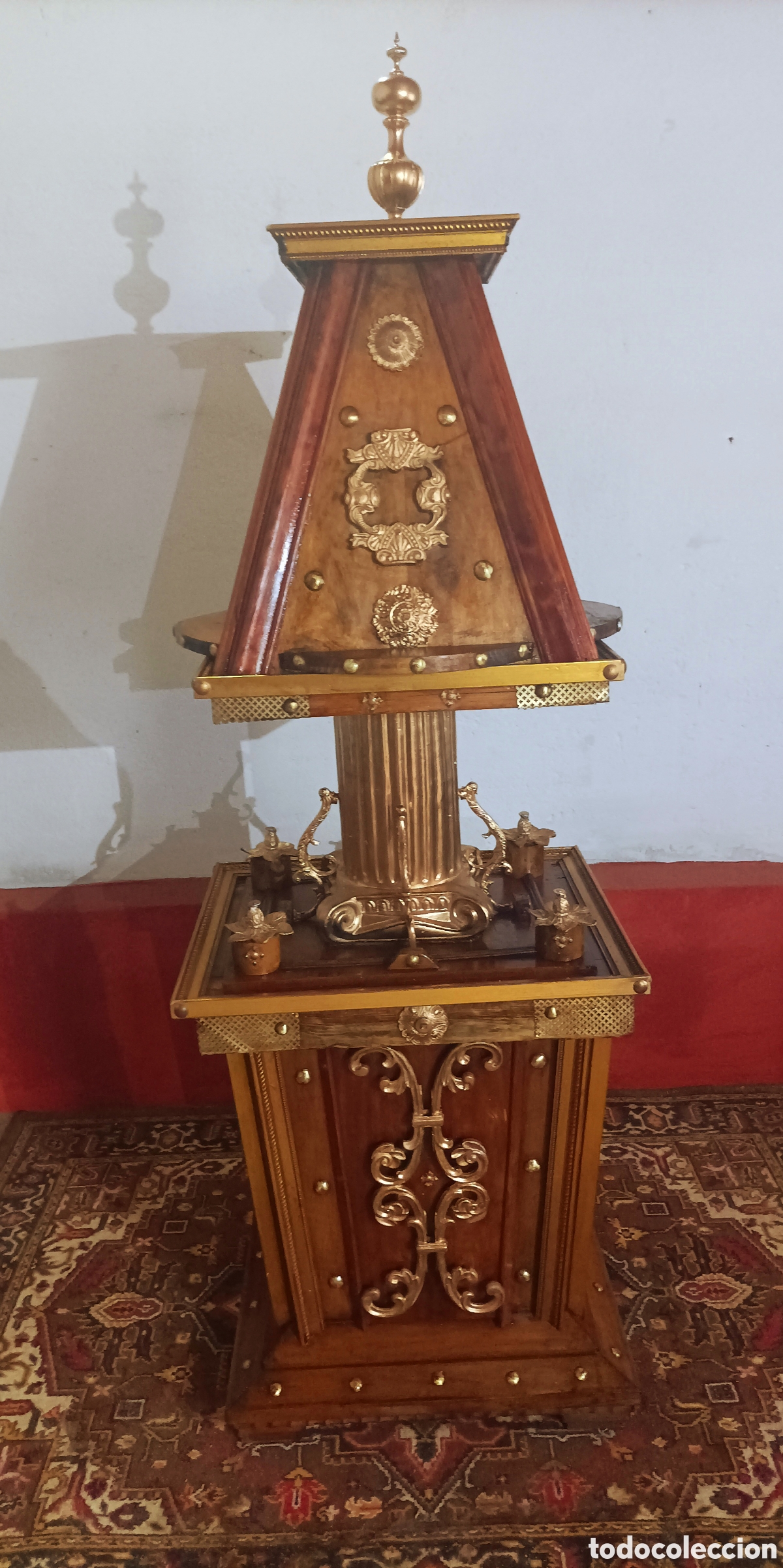 Antig&uuml;edades: Facistol de madera ,metal y bronce - Foto 2