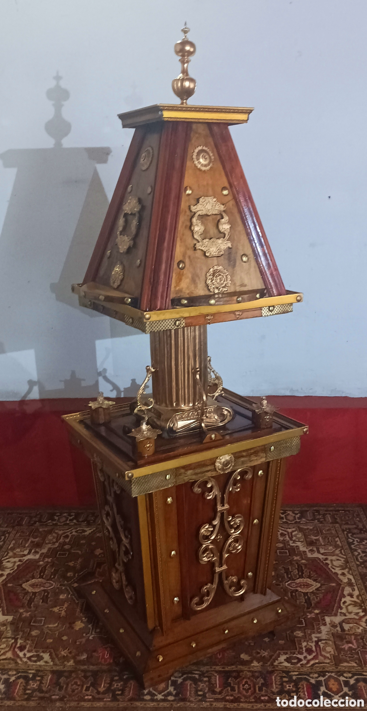 Antig&uuml;edades: Facistol de madera ,metal y bronce - Foto 3