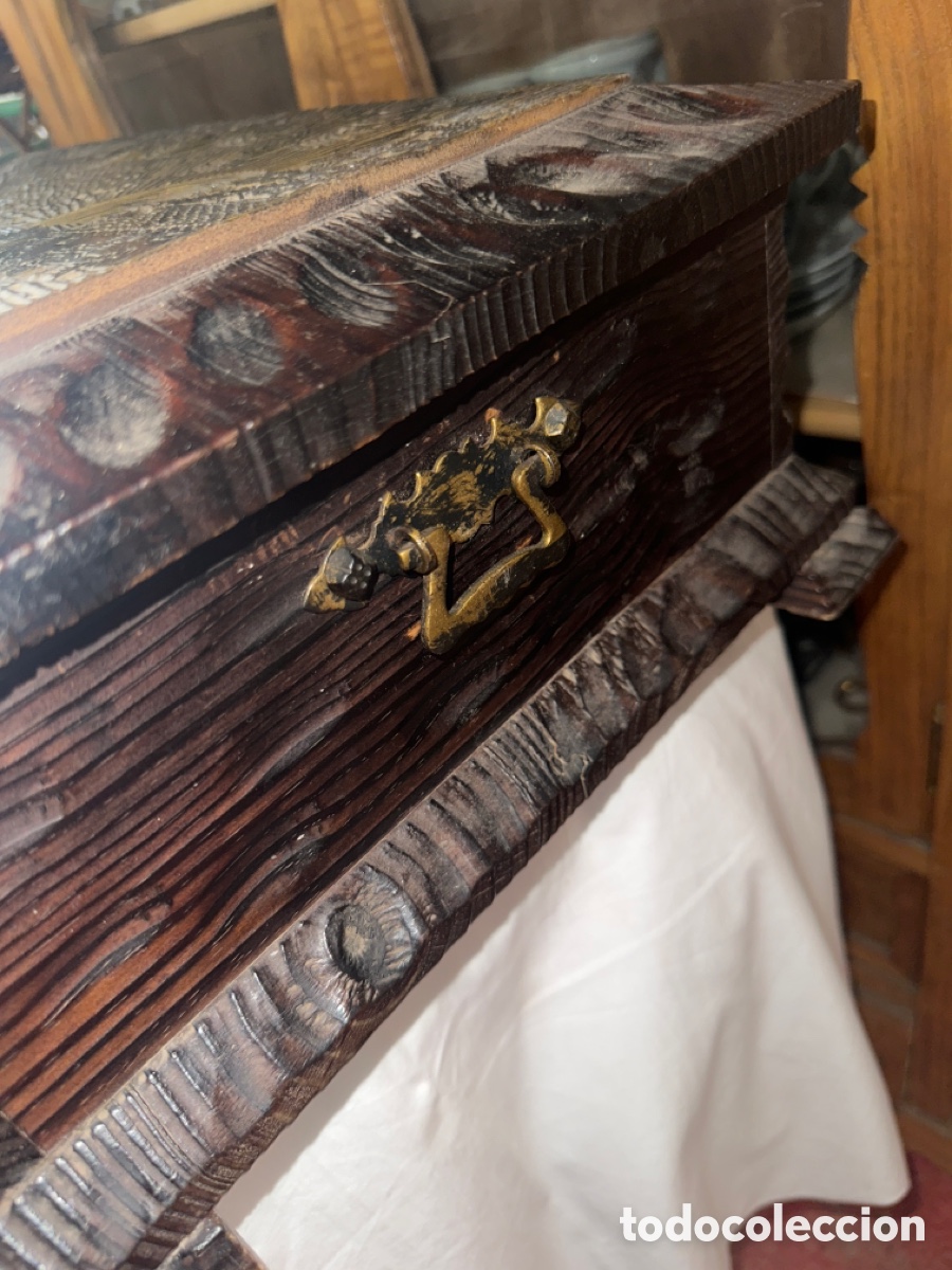 Antig&uuml;edades: Caja de madera tallada - Foto 3